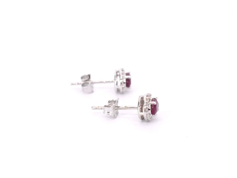 Boucles d'oreilles en or blanc avec diamants et rubis