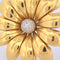 Broche Spilla a fiore en or jaune 18k et diamants 58 Facettes SP39