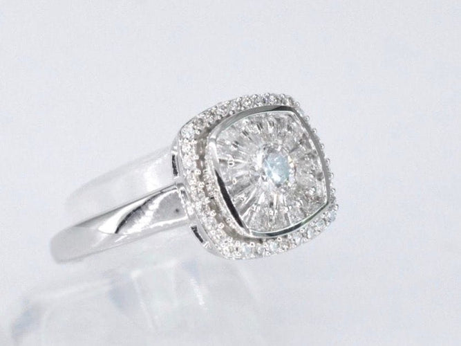 Bague 54 Bague entourage en or blanc avec diamants 58 Facettes 2035