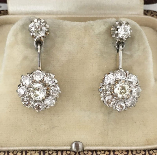 Boucles d'oreilles Boucles d’oreilles anciennes pendantes en or jaune et diamants 58 Facettes