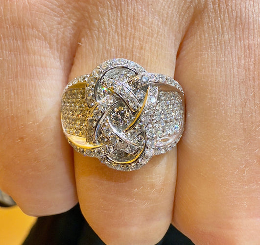 Bague 57 Bague infini en or blanc et diamants 58 Facettes