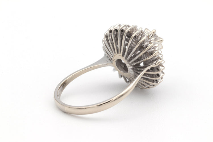 Bague 53 Bague Années 70 en or blanc et diamants 58 Facettes 14050