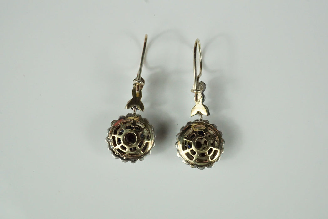 Boucles d'oreilles Boucles d'oreilles marguerite or, saphirs et diamants 58 Facettes