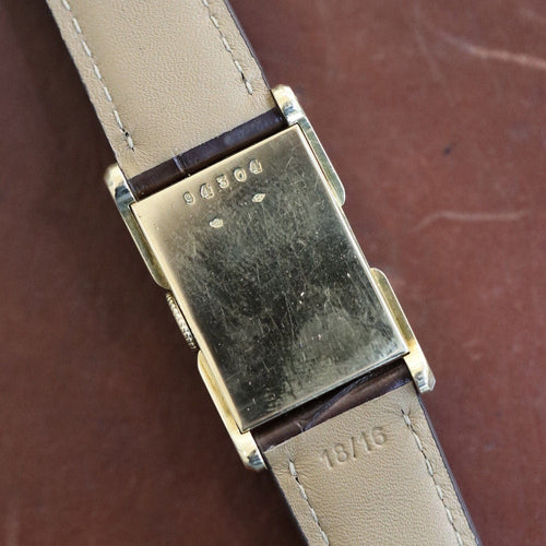 Montre Montre Jaeger-LeCoultre Rectangulaire – Or Jaune 18k – Calibre 437/1 – 1945 – Boîte Française 58 Facettes FB10700