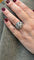 Bague 50 Bague dôme pavée de diamants , saphirs et émeraudes 58 Facettes