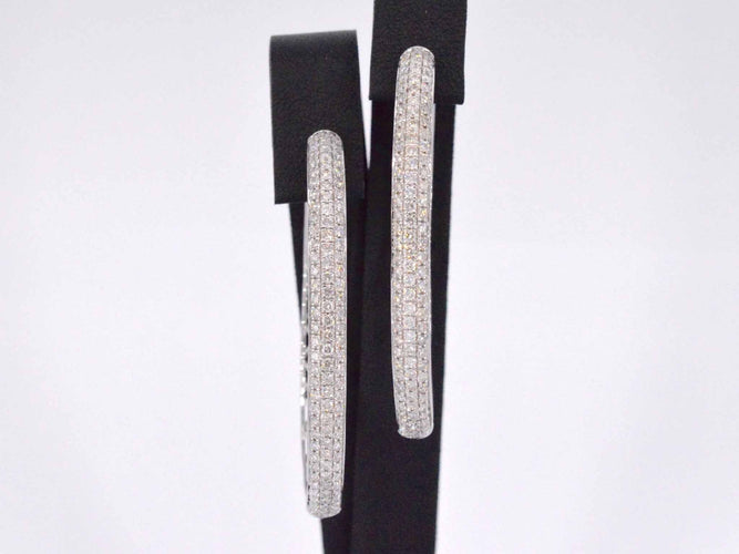 Boucles d'oreilles Boucles d'oreilles créoles en or blanc avec diamants 58 Facettes 2054