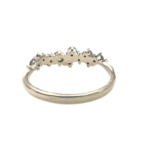 47 Bague moderne du 21e siècle en or 18 ct avec diamants 58 Facettes Q225B