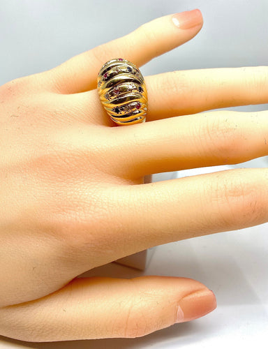 Bague Bague en or jaune 18 carats et pierres précieuses 58 Facettes AB327