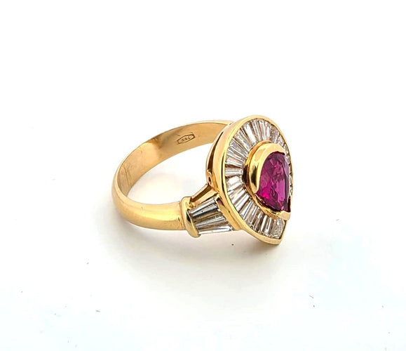 Bague 53 Bague en or jaune avec rubis et diamants 58 Facettes