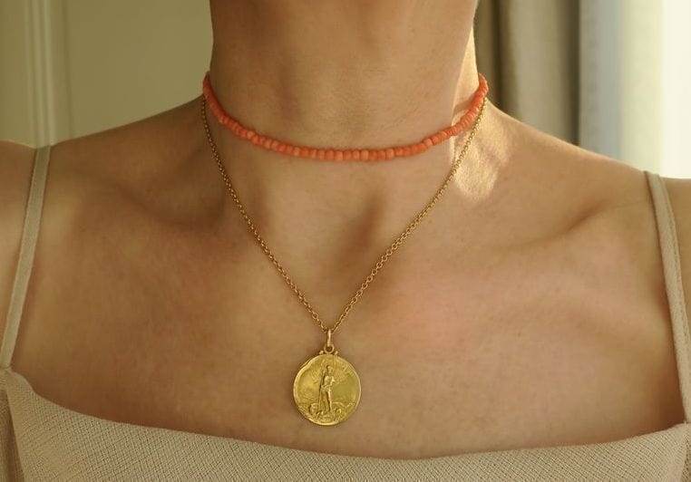 Collier Collier choker 19e siècle corail or rose 58 Facettes