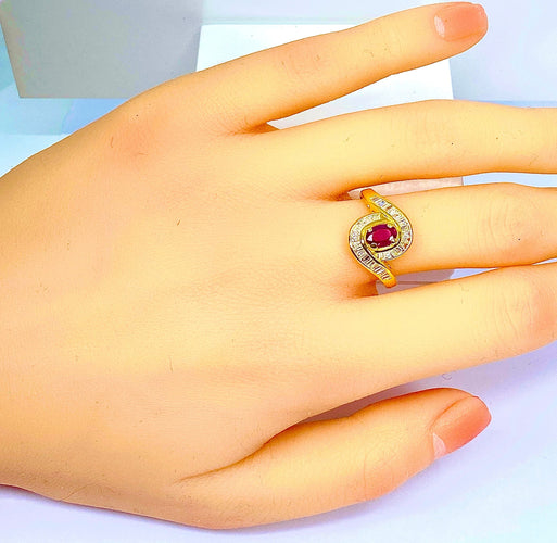 Bague Bague or jaune, rubis et 38 diamants baguettes 58 Facettes AB419