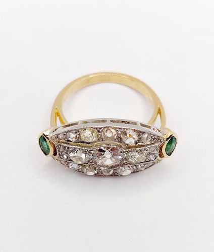 Bague 54.5 Bague marquise inversée Art déco en or 18k et platine, diamants et émeraudes 58 Facettes A06453