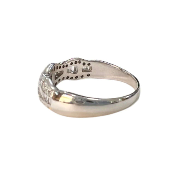 Bague 55 Bague contemporaine en or du 20ème siècle avec diamants 58 Facettes Q234B