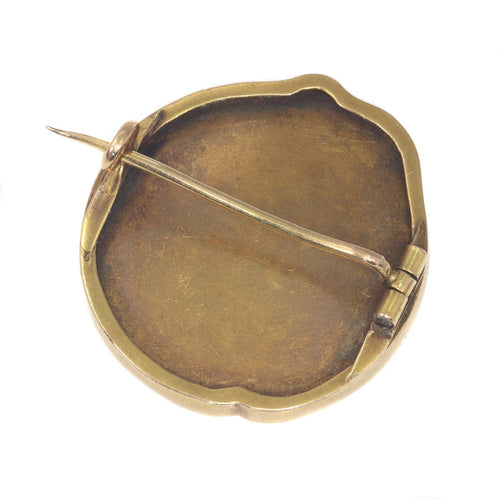 Broche Broche en or de style Art Nouveau au style affirmé 58 Facettes 21028-0216