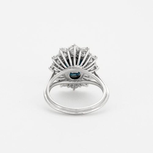 Bague 52 BAGUE MARGUERITE SAPHIR ENTOURAGE DIAMANTS EN OR GRIS 18K 58 Facettes