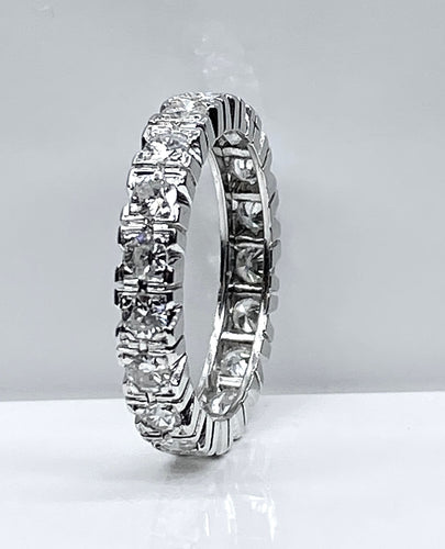 Bague 49 Alliance en platine sertie de 19 diamants 58 Facettes AB589