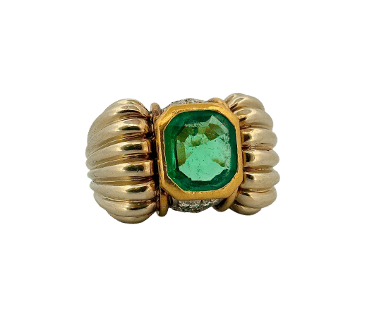 Bague 54 Bague rétro Tank en or , diamants et émeraude 58 Facettes