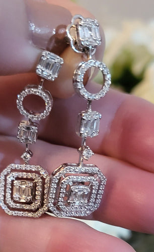 Boucles d'oreilles Boucles d'oreilles contemporaines or blanc, serties de Diamants 58 Facettes