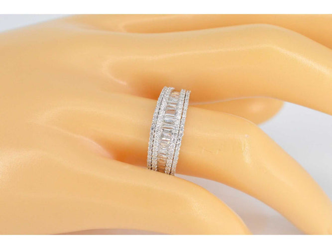 Bague 54 Bague en or blanc avec cinq rangées de diamants 58 Facettes 2084