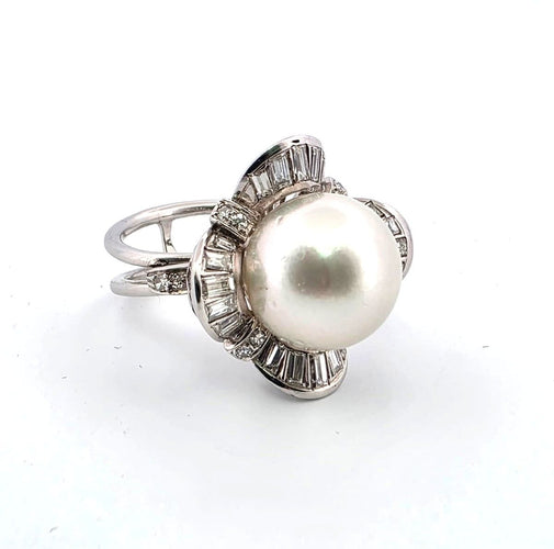 Bague 52 Bague en or blanc avec perle et diamants 58 Facettes