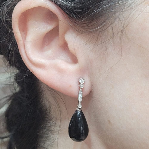 Boucles d'oreilles Boucles d'oreilles en corail noir et diamants, en or blanc 18 carats 58 Facettes PE326