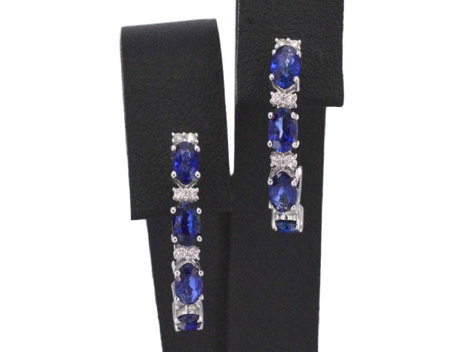 Boucles d'oreilles Boucles d'oreilles en or blanc avec diamants et saphir 58 Facettes 2130