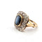 Bague en or jaune 18 carats 2028 C avec saphir central et diamants environnants