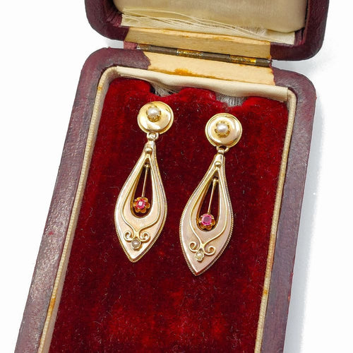 Boucles d'oreilles Boucles d'oreilles anciennes "Incarnat" or jaune , rubis, perles - début XXè siècle 58 Facettes 225