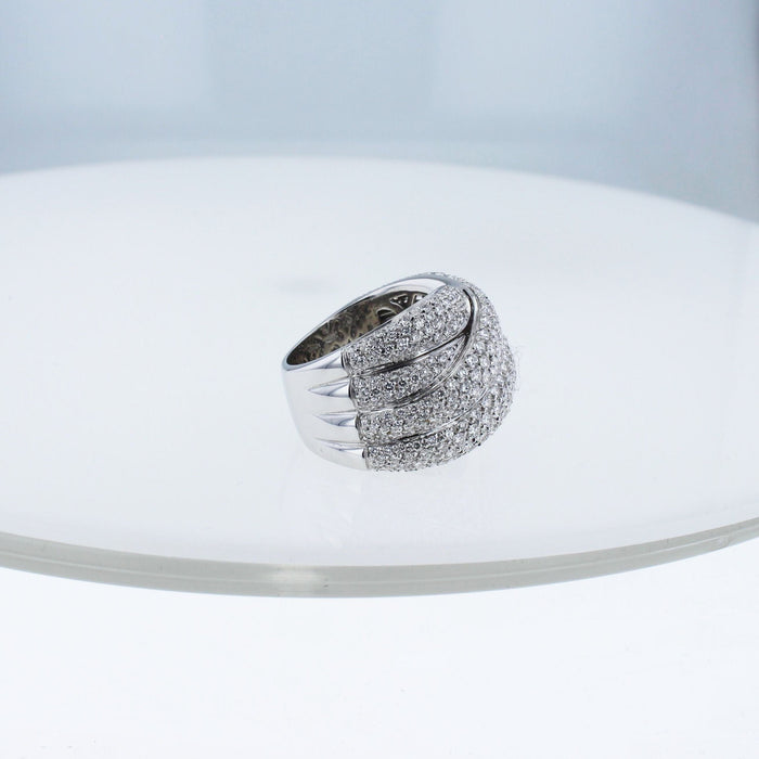 Bague 63 Bague grande en or blanc et diamants 58 Facettes 001.41527