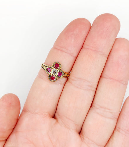 Bague 56 Bague fleur antique or jaune, diamant, saphirs roses et diamants 58 Facettes A05621