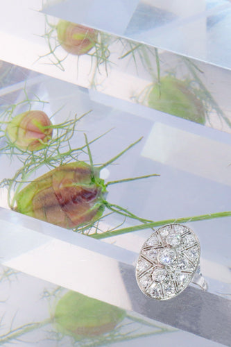 Romance éternelle : une bague en diamant Art déco des années 1950