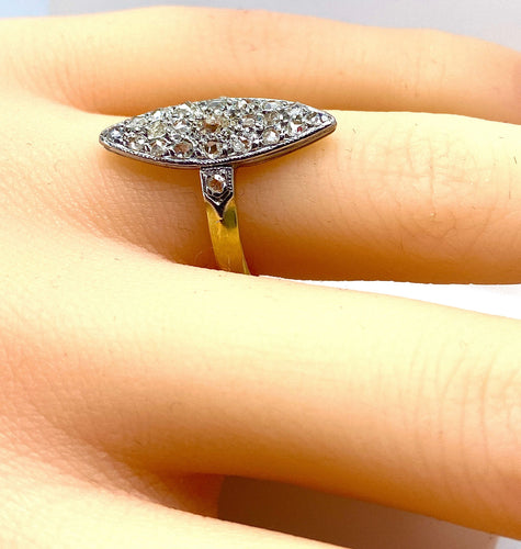 Bague 50 Bague marquise en or jaune et diamants, vers 1900 58 Facettes AB653