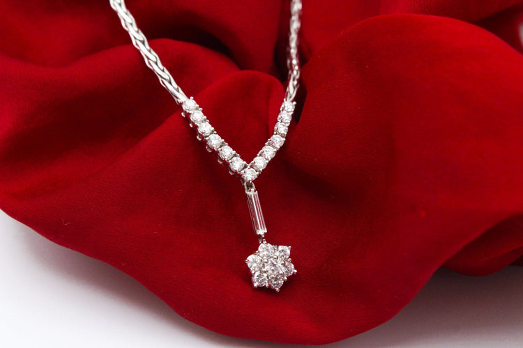 Collier Collier marguerite or blanc, diamants 58 Facettes 240108