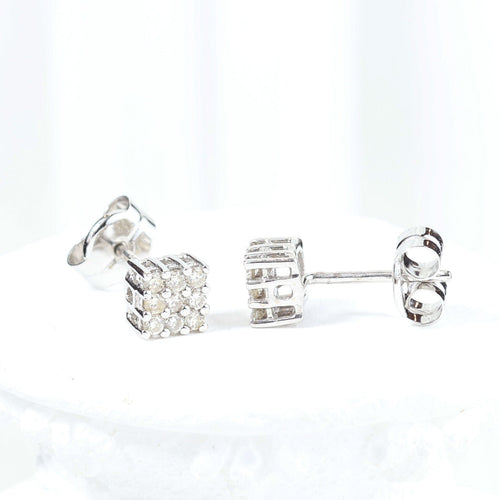 Boucles d'oreilles Boucles d'oreilles en or blanc serties de diamants taille brillant 58 Facettes J020000142