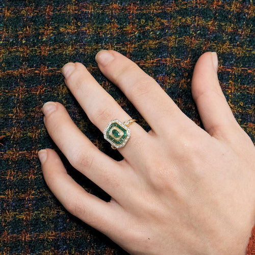 Bague 54 Bague style Art Déco or jaune, diamants et émeraudes. 58 Facettes