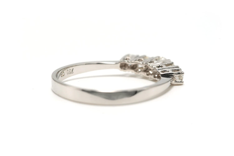 Bague 61 Bague contemporaine en or blanc 18 carats sertie de diamants "taille" brillant 58 Facettes 22734