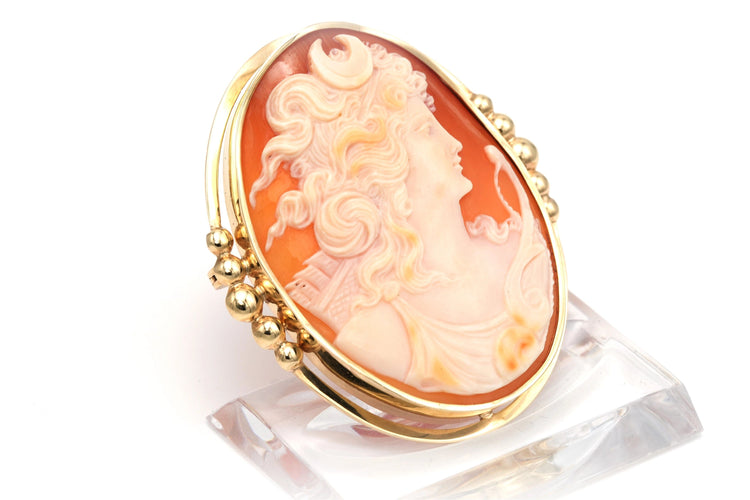 Broche Broche Art Déco en or jaune sertie d'un camée 58 Facettes B363