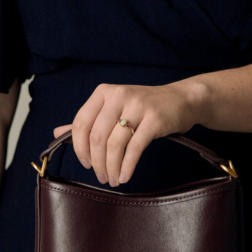 Bague 51,5 Bague en or jaune, opale et rubis de synthèse 58 Facettes SQU3784X6