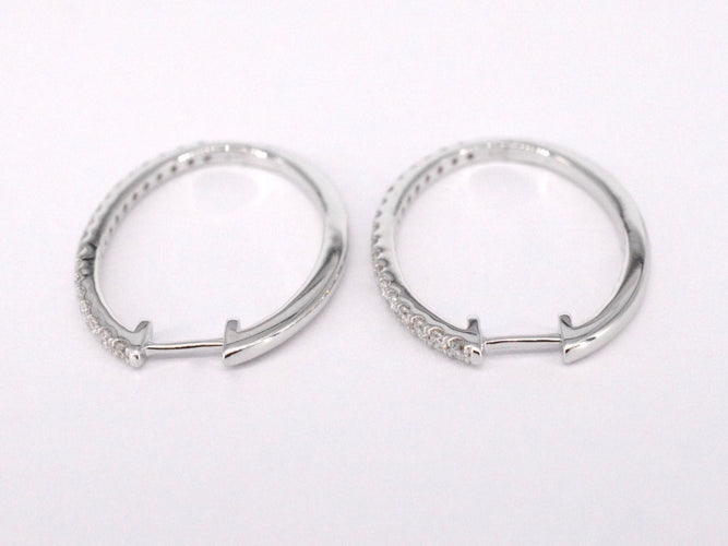 Boucles d'oreilles Boucles d'oreilles créoles en or blanc avec diamants 58 Facettes 2051