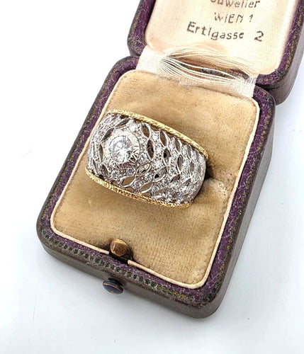 Bague 52 Bague vintage des années 1990 en or jaune et blanc avec diamants 58 Facettes