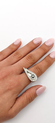 Bague 54 Bague habillée en or blanc et diamant noir 58 Facettes 21003844