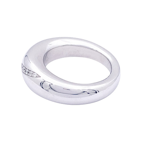 52 Bague Chaumet "Anneau" or blanc, diamants. 58 Facettes 33538