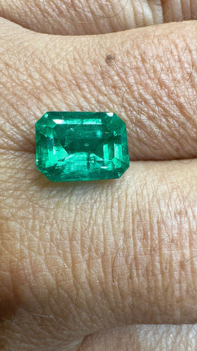 Pierres Émeraude de Colombie certifiée LFG de 3,19 carats 58 Facettes