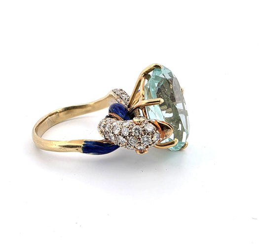 Bague 50 Bague vintage des années 1940/50 en or jaune massif, ornée d'aigue-marine, de diamants et d'émail. 58 Facettes