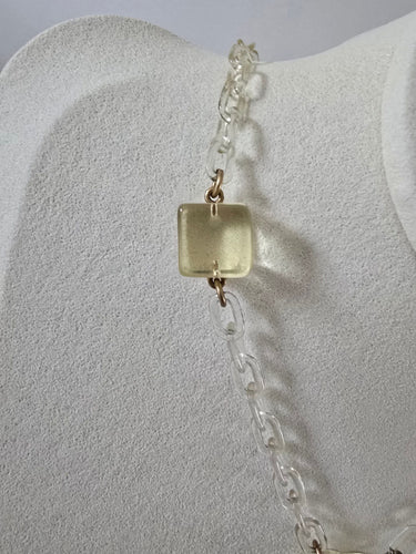 Collier Chanel - Collier Ice Cube vintage en métal doré et résine 58 Facettes