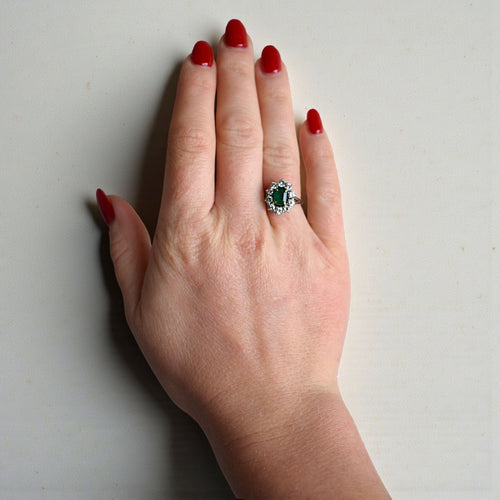 Bague 52.5 Bague Marguerite Vintage Française - Or 18 Carats, Emeraude, Diamants 58 Facettes