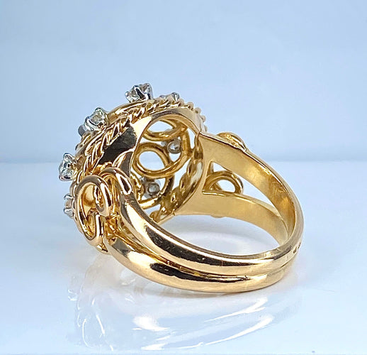 Bague 52 Bague en or jaune 18 carats , diamant 0,70 carat entouré de 8 diamants 58 Facettes AB493