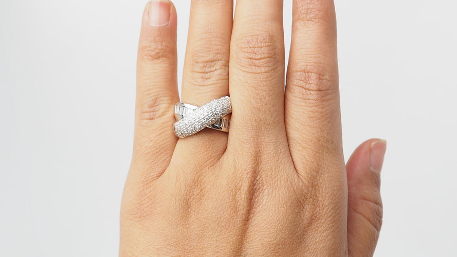 Bague 56 Bague croisée en or blanc et diamants 58 Facettes 32589