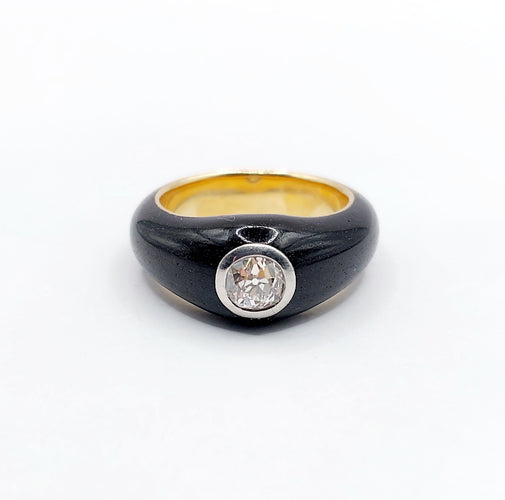 Bague jonc or jaune, émail noir et diamant taille ancienne 0,45 carats (circa 1920)