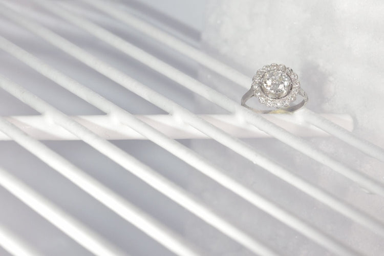 Bague 54 Liens éternels : la bague décorative en diamant des années 1920 58 Facettes 19157-0036